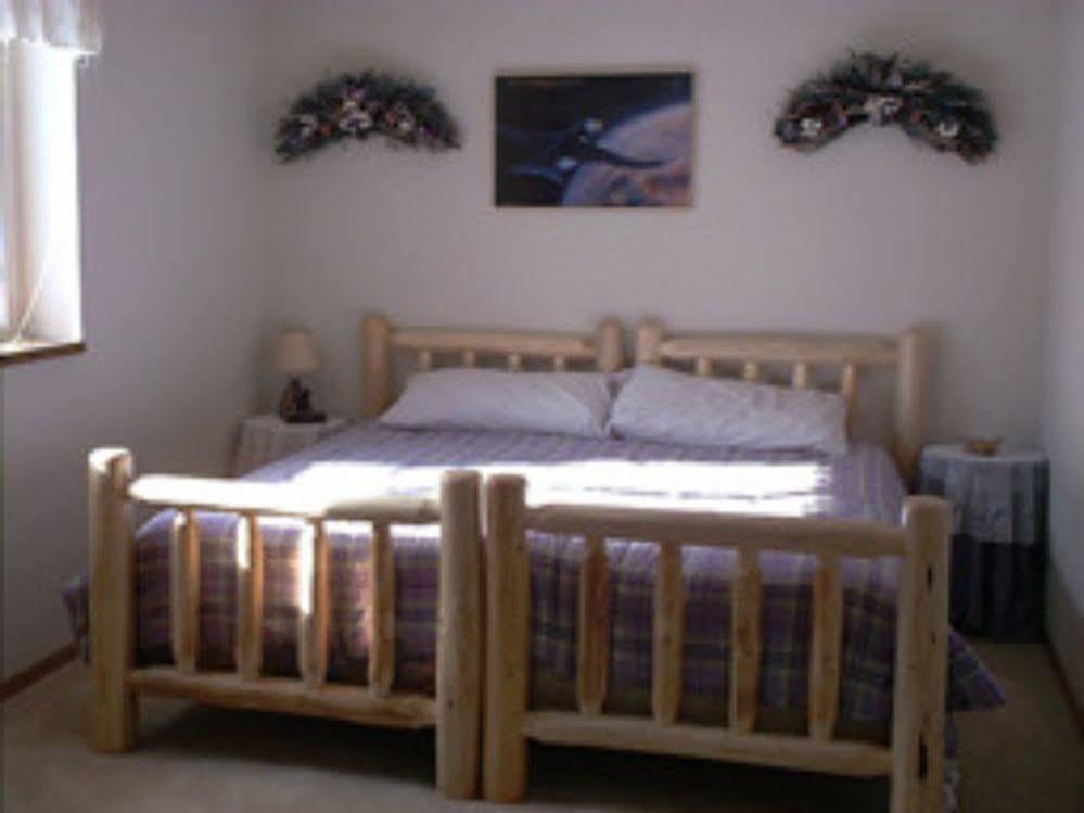 All Seasons B&B Kenai Room photo